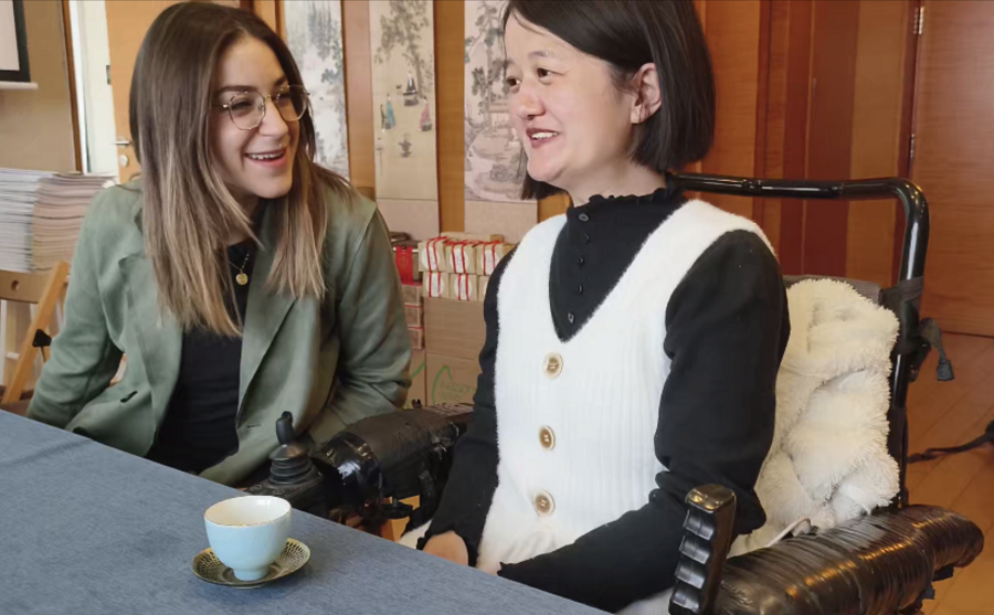 Cina Caihong e Martina Pederzoli di OVCI in un evento organizzato da OVCI